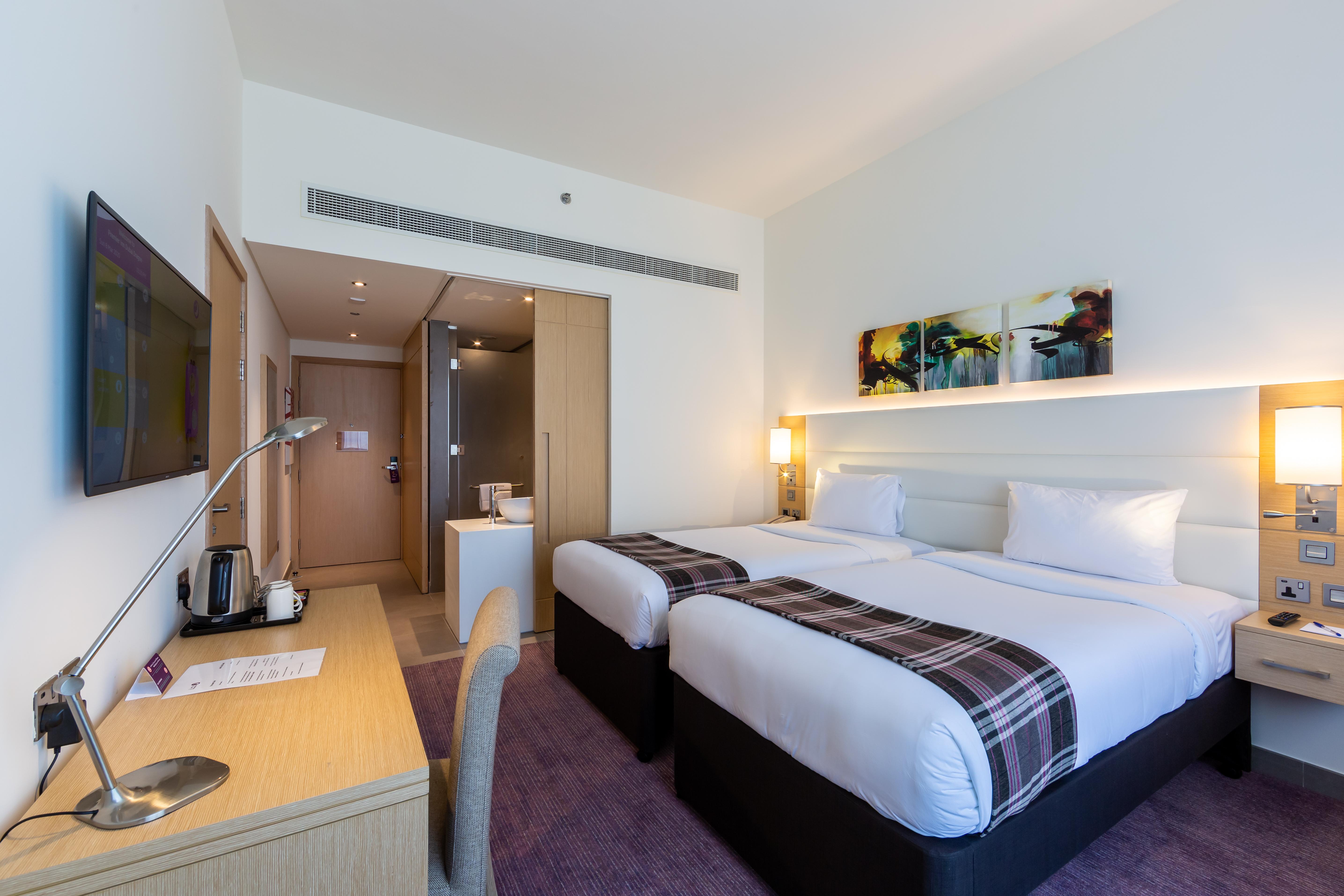 Premier Inn Dubai Dragon Mart Luaran gambar