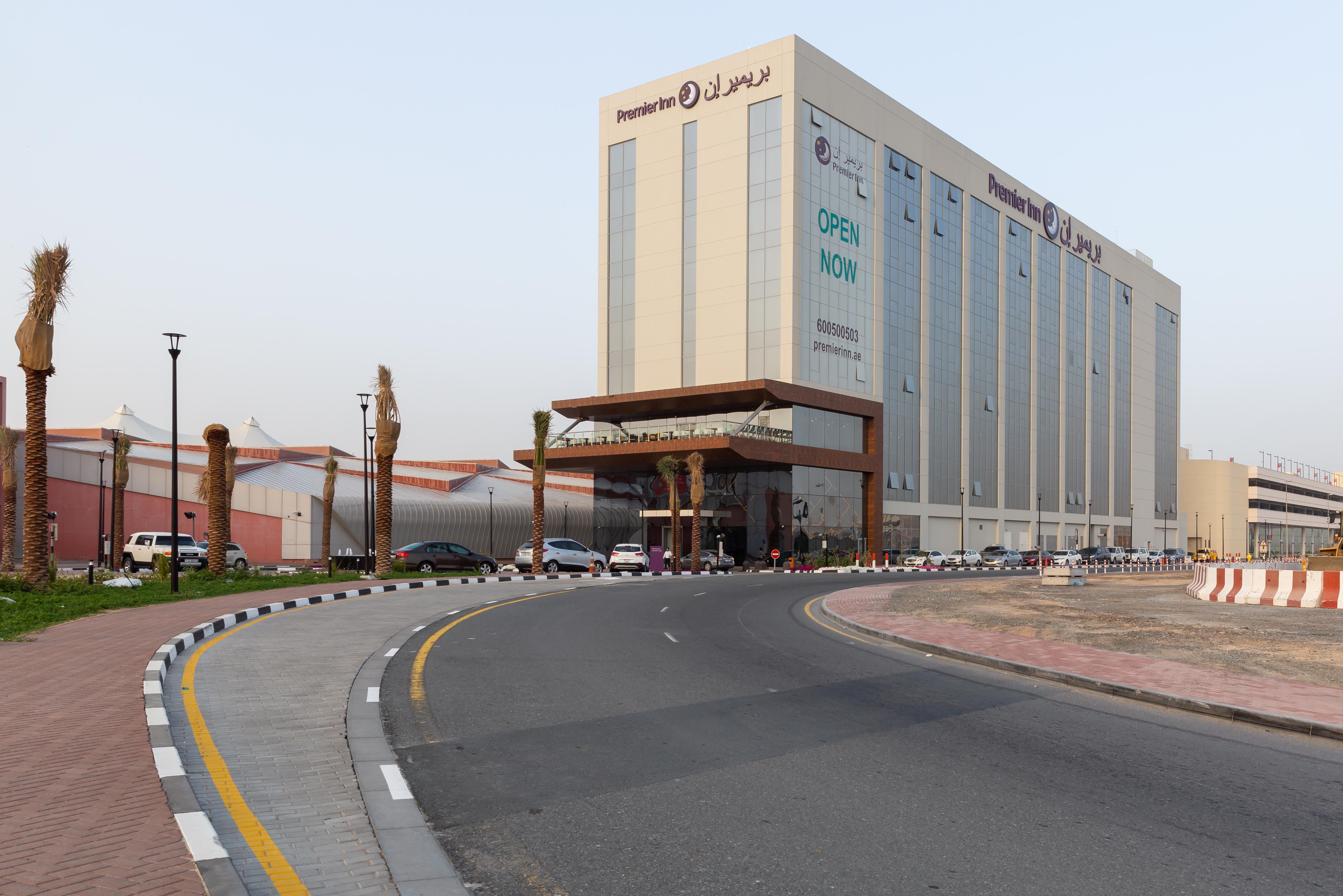 Premier Inn Dubai Dragon Mart Luaran gambar