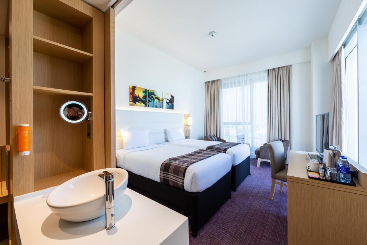 Premier Inn Dubai Dragon Mart Luaran gambar