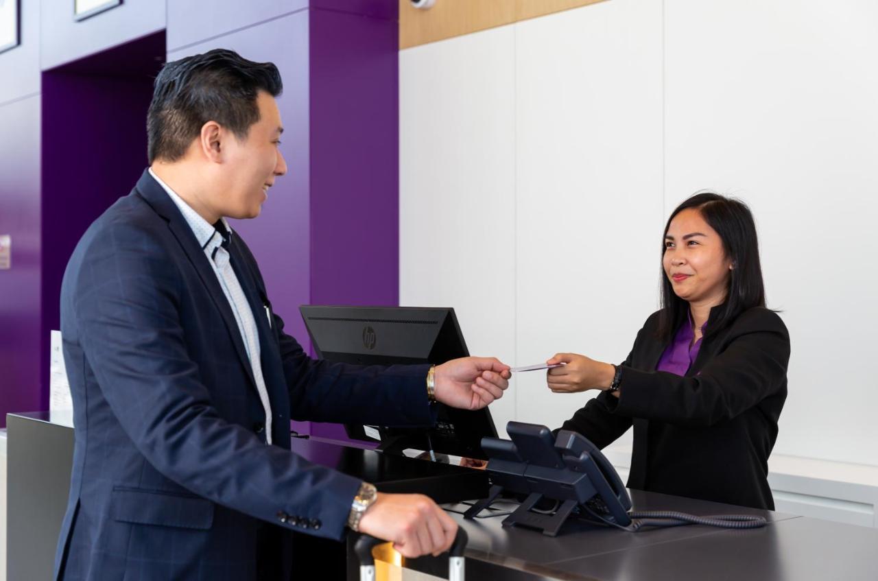 Premier Inn Dubai Dragon Mart Luaran gambar